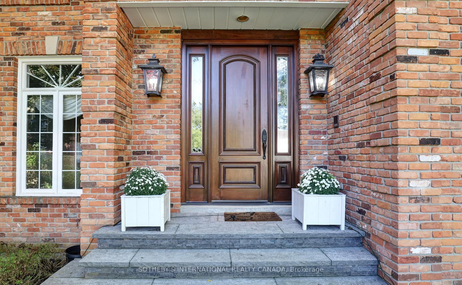 1379 Meadow Green Court • Mississauga, ON photo 4