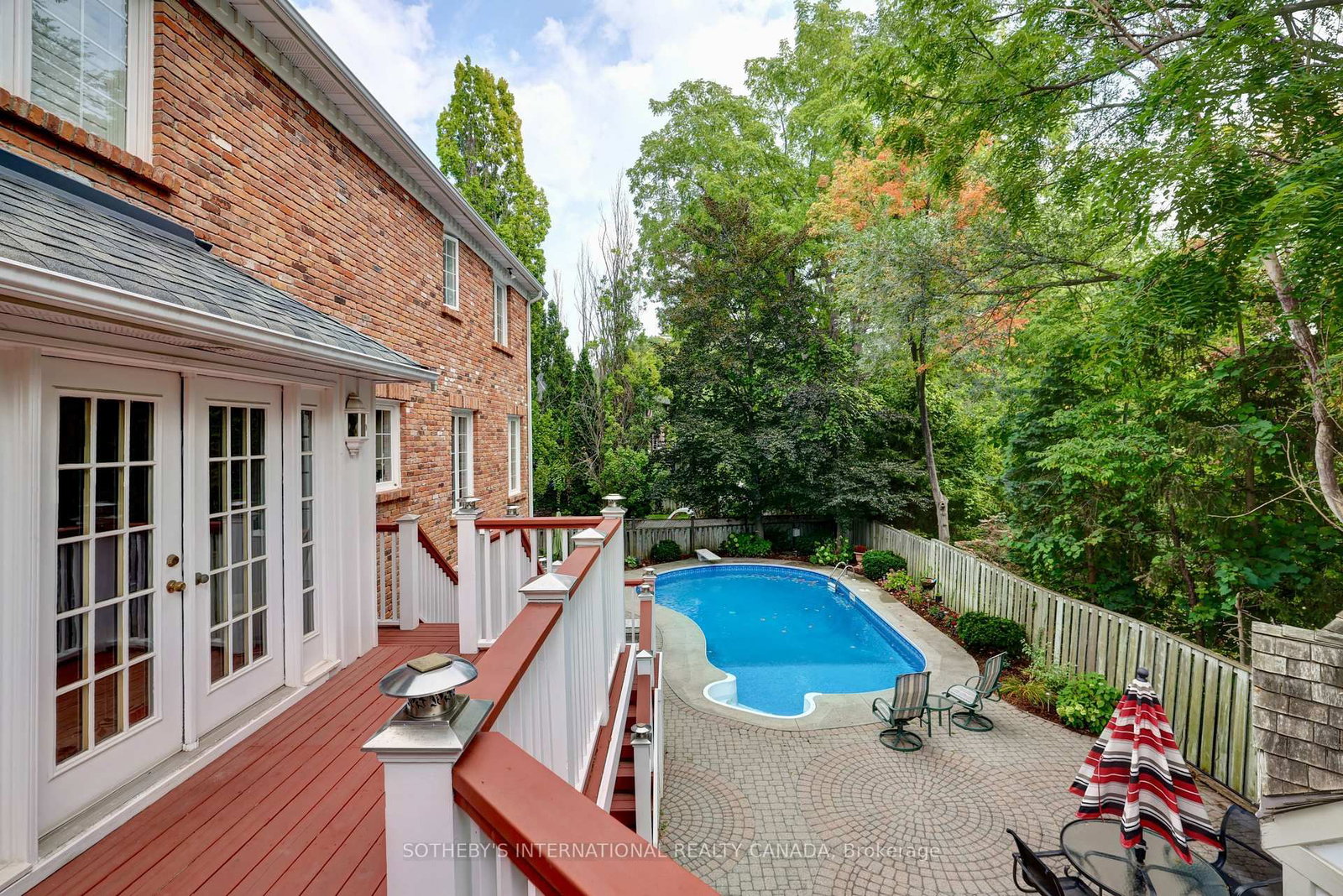 1379 Meadow Green Court • Mississauga, ON photo 8