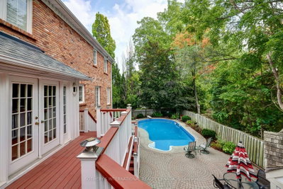 1379 Meadow Green Court • Mississauga, ON photo 8