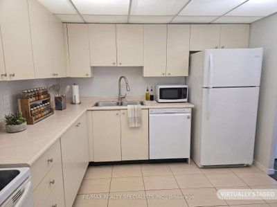 145 Hillcrest Avenue • #1709 • Mississauga, ON photo 2