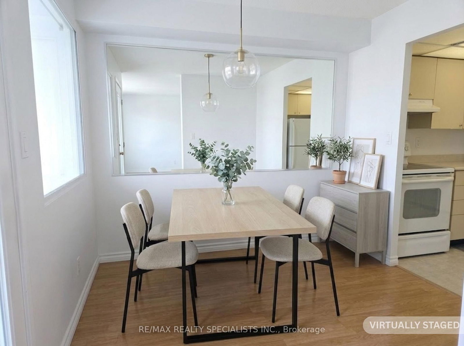 145 Hillcrest Avenue • #1709 • Mississauga, ON photo 5