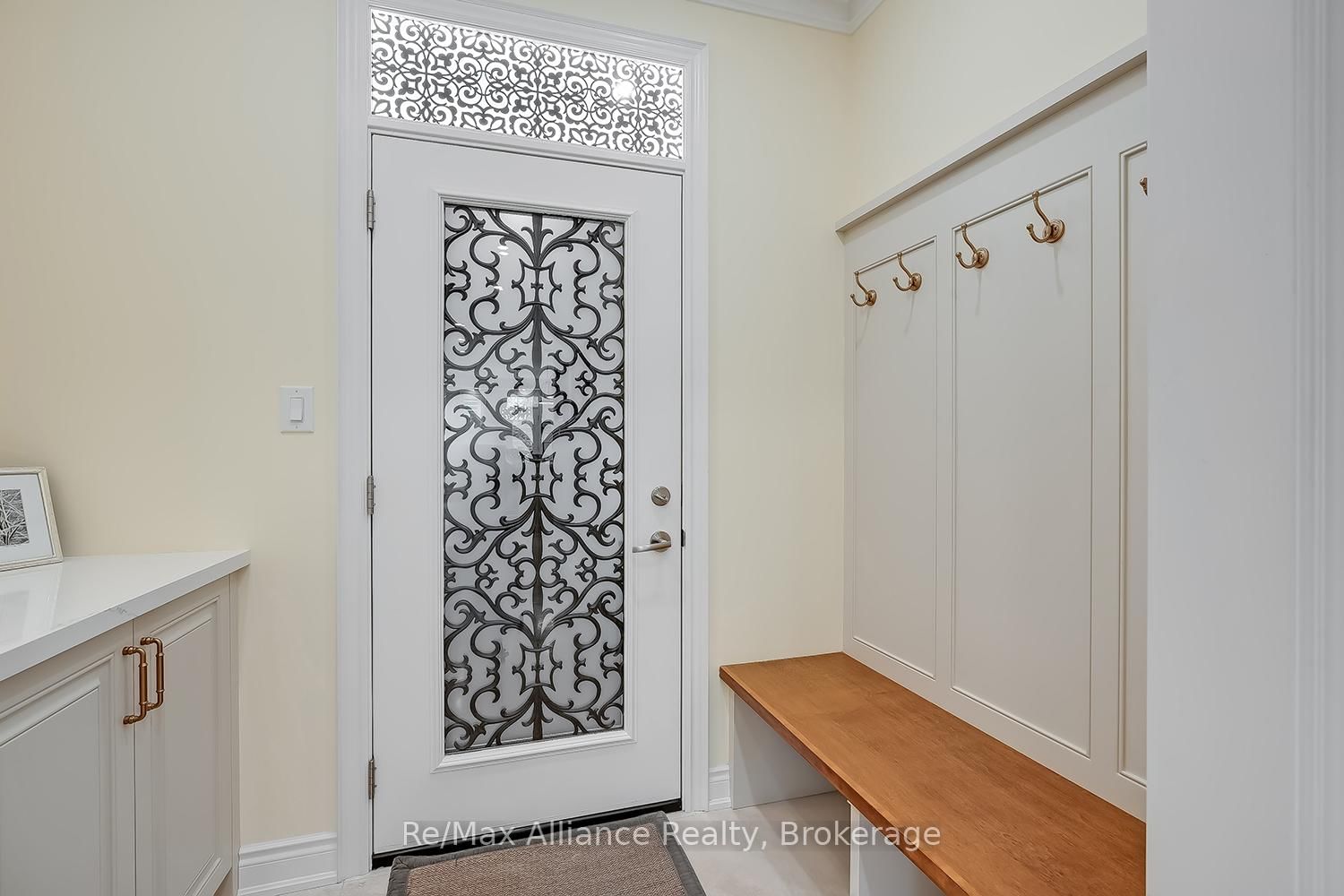 203 Burloak Drive • Oakville, ON photo 19