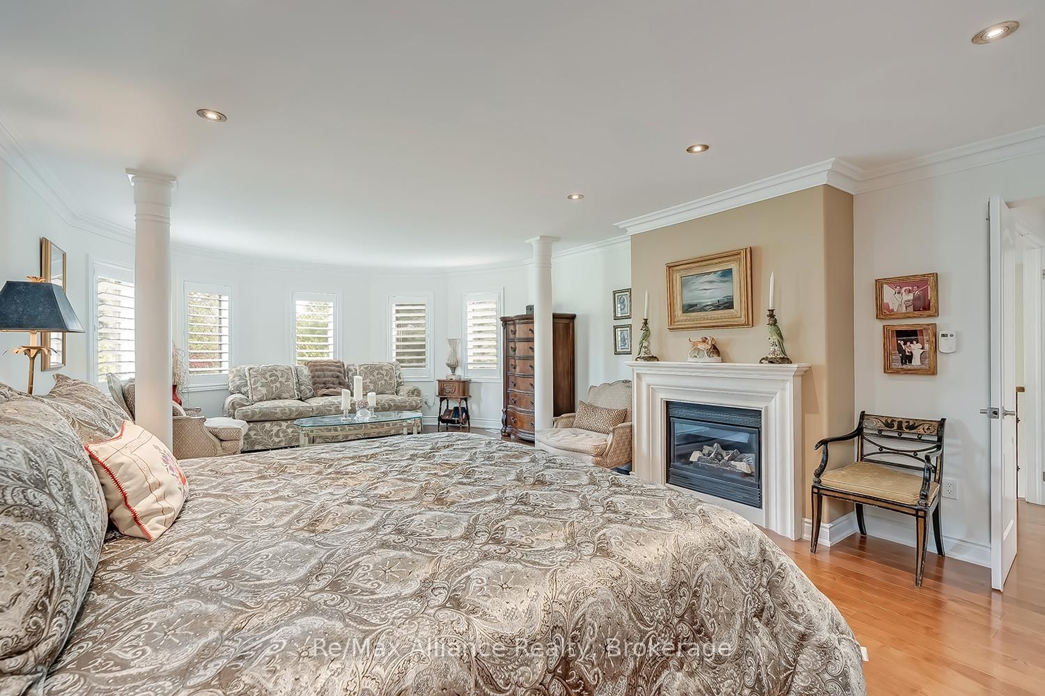 203 Burloak Drive • Oakville, ON photo 22