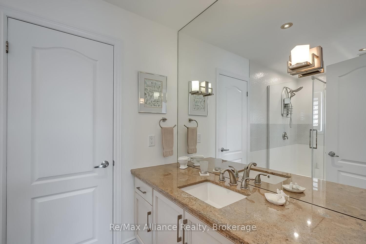 203 Burloak Drive • Oakville, ON photo 29