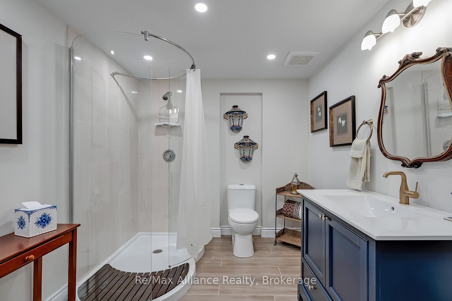 203 Burloak Drive • Oakville, ON photo 36