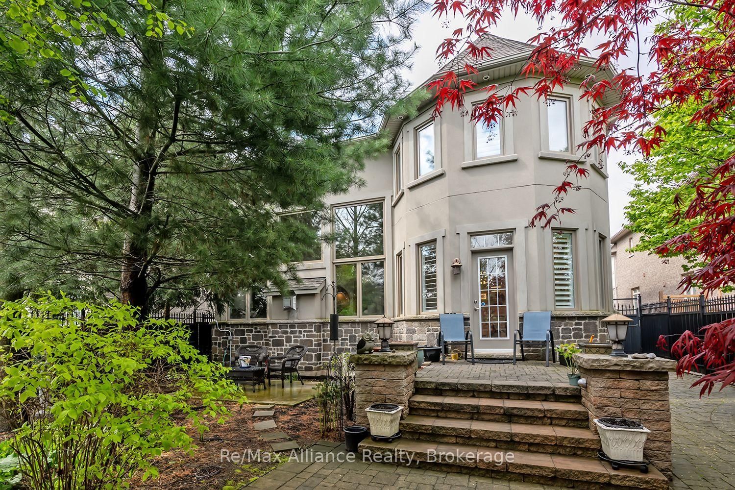 203 Burloak Drive • Oakville, ON photo 38