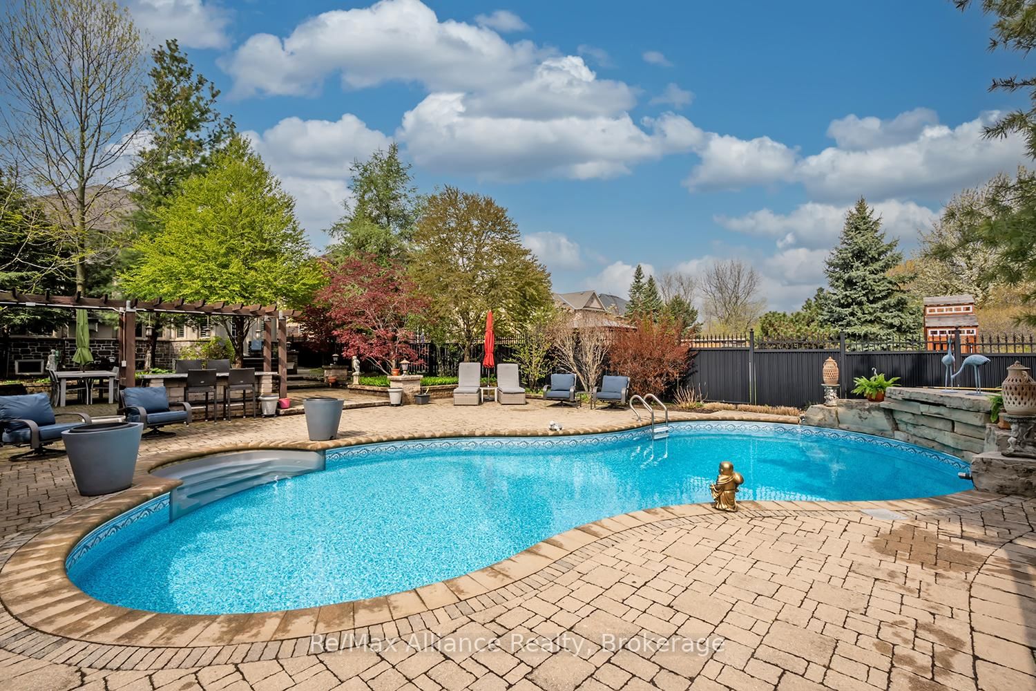 203 Burloak Drive • Oakville, ON photo 45