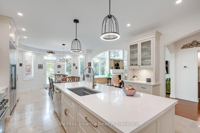 203 Burloak Drive • Oakville, ON photo 9