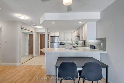 Condo leased at 903-25 Agnes Street, Mississauga, Ontario, L5B 3X7 - Cooksville - MLS: W13135496