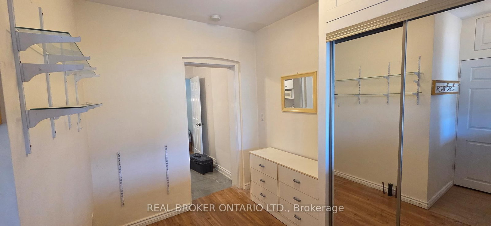 17 Howard Park Avenue • Toronto, ON photo 10
