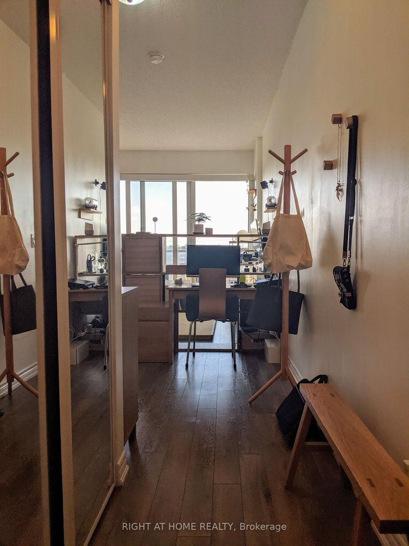home for lease on 612-15 James Finlay Way