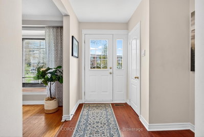 77 Mineola Road E — more photos