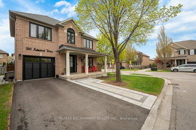 1360 Ashwood Terrace — photo 2