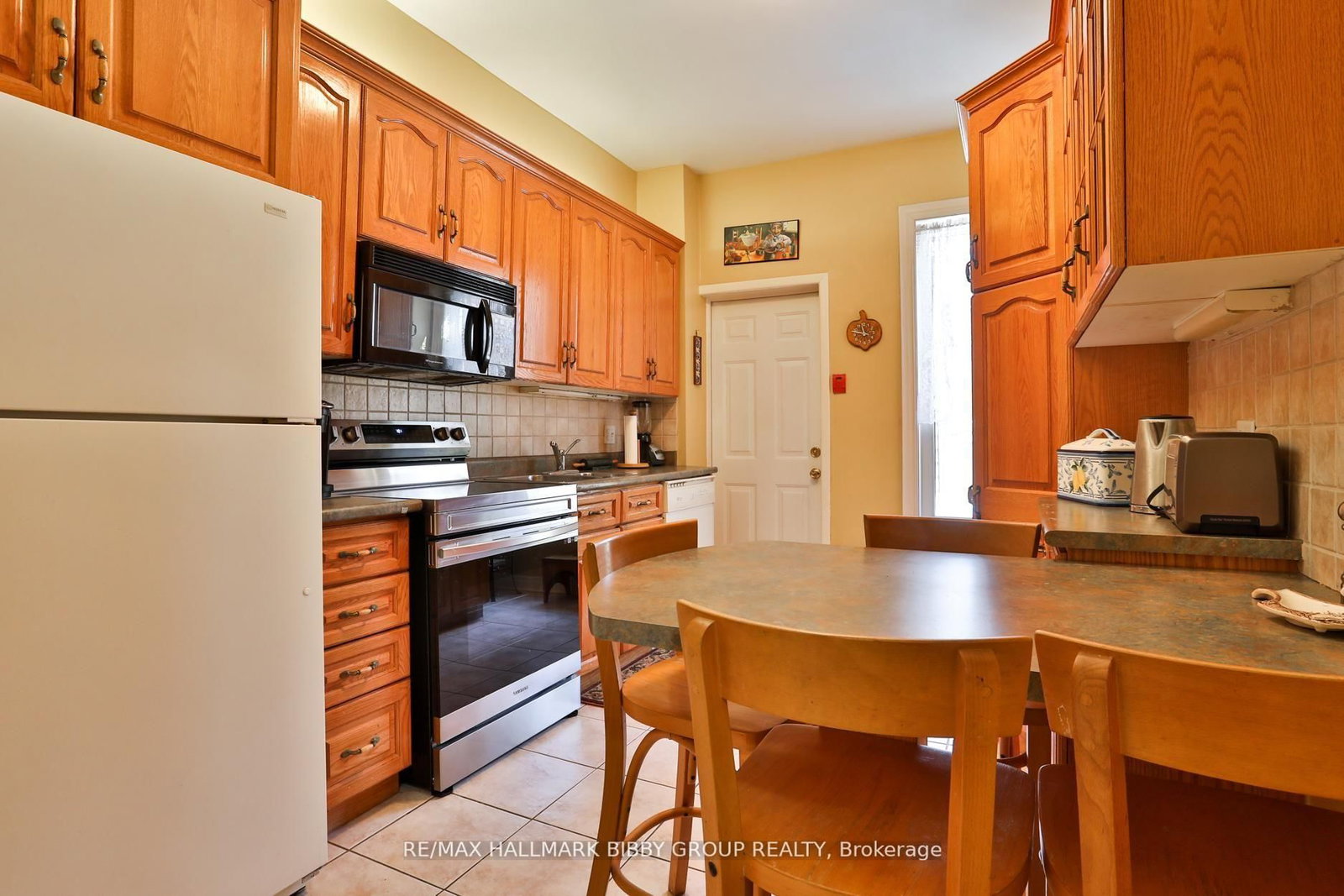 98 Fuller Avenue • Toronto, ON photo 8