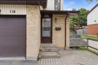 114 Foster Crescent • Brampton, ON photo 2