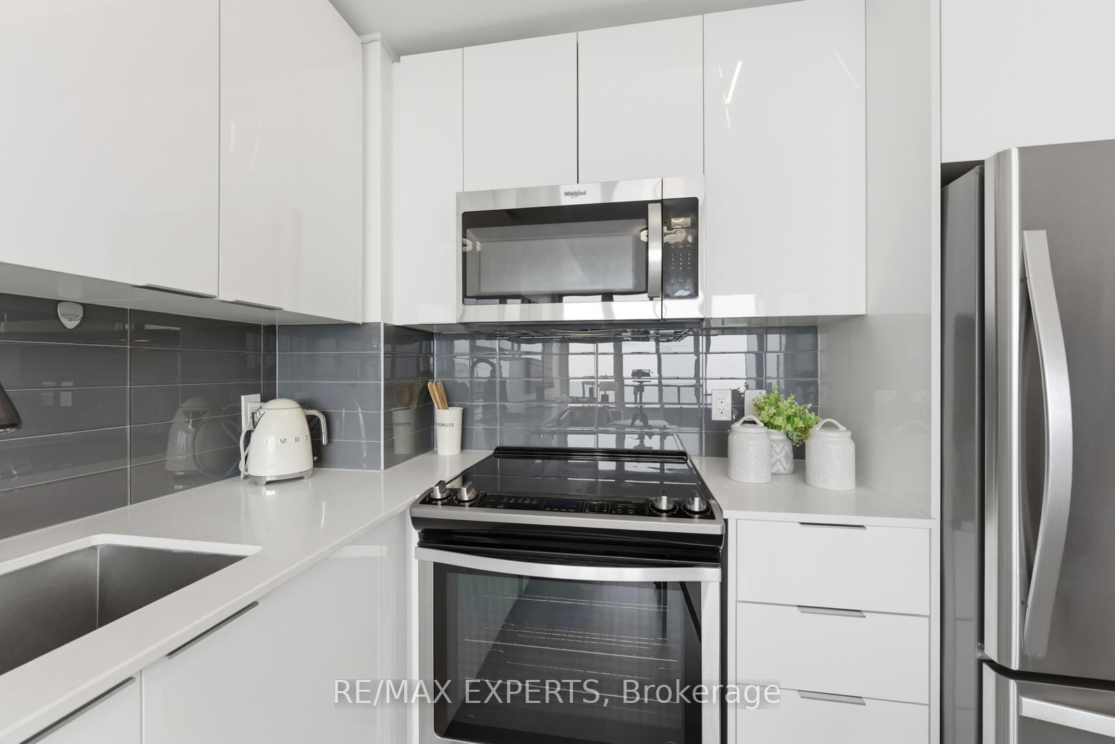 30 Shore Breeze Drive, Unit 5606 - Photo 16