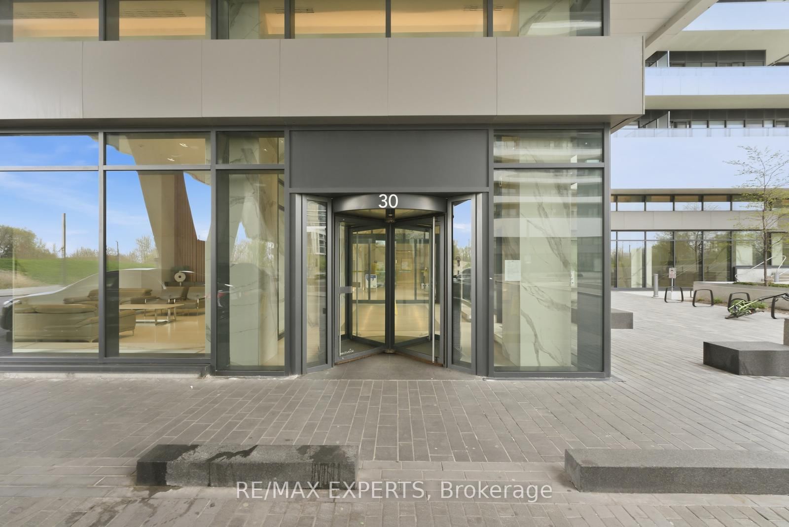5606-30 Shore Breeze Drive, Toronto, ON, photo 3
