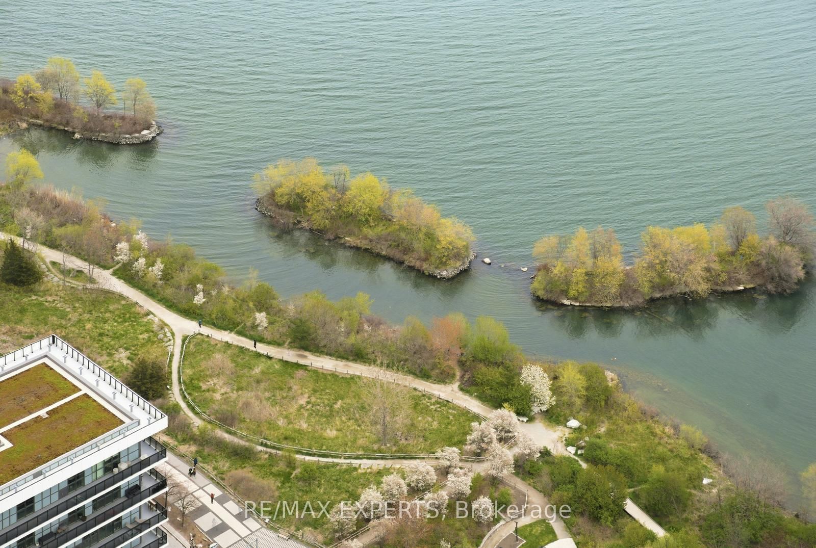 30 Shore Breeze Drive, Unit 5606 - Photo 33