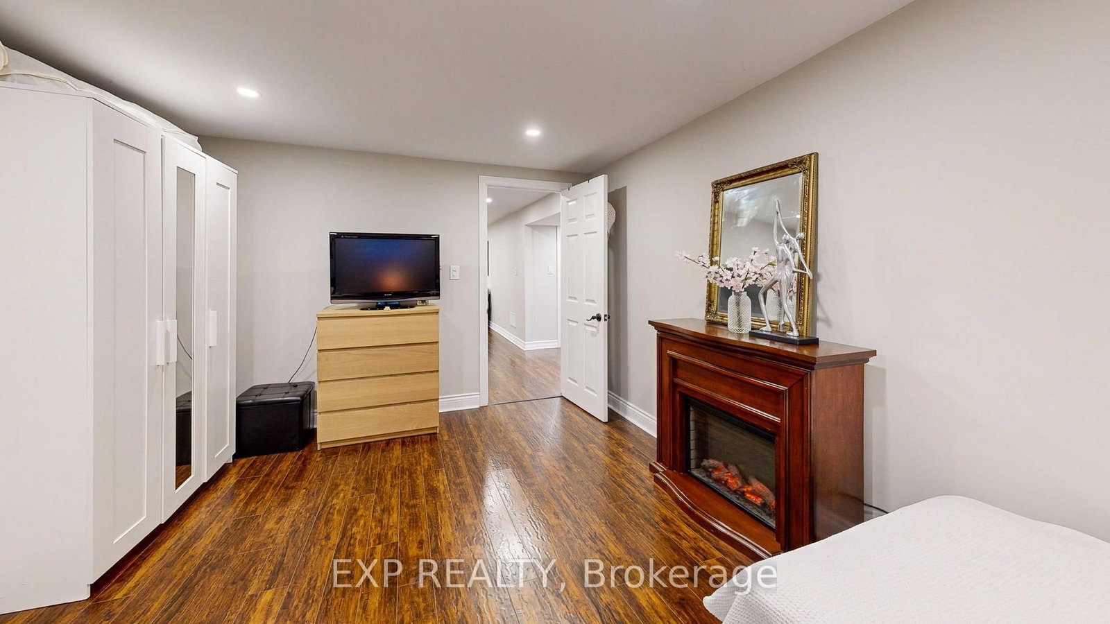 2439 Bridge Road • Oakville, ON photo 38