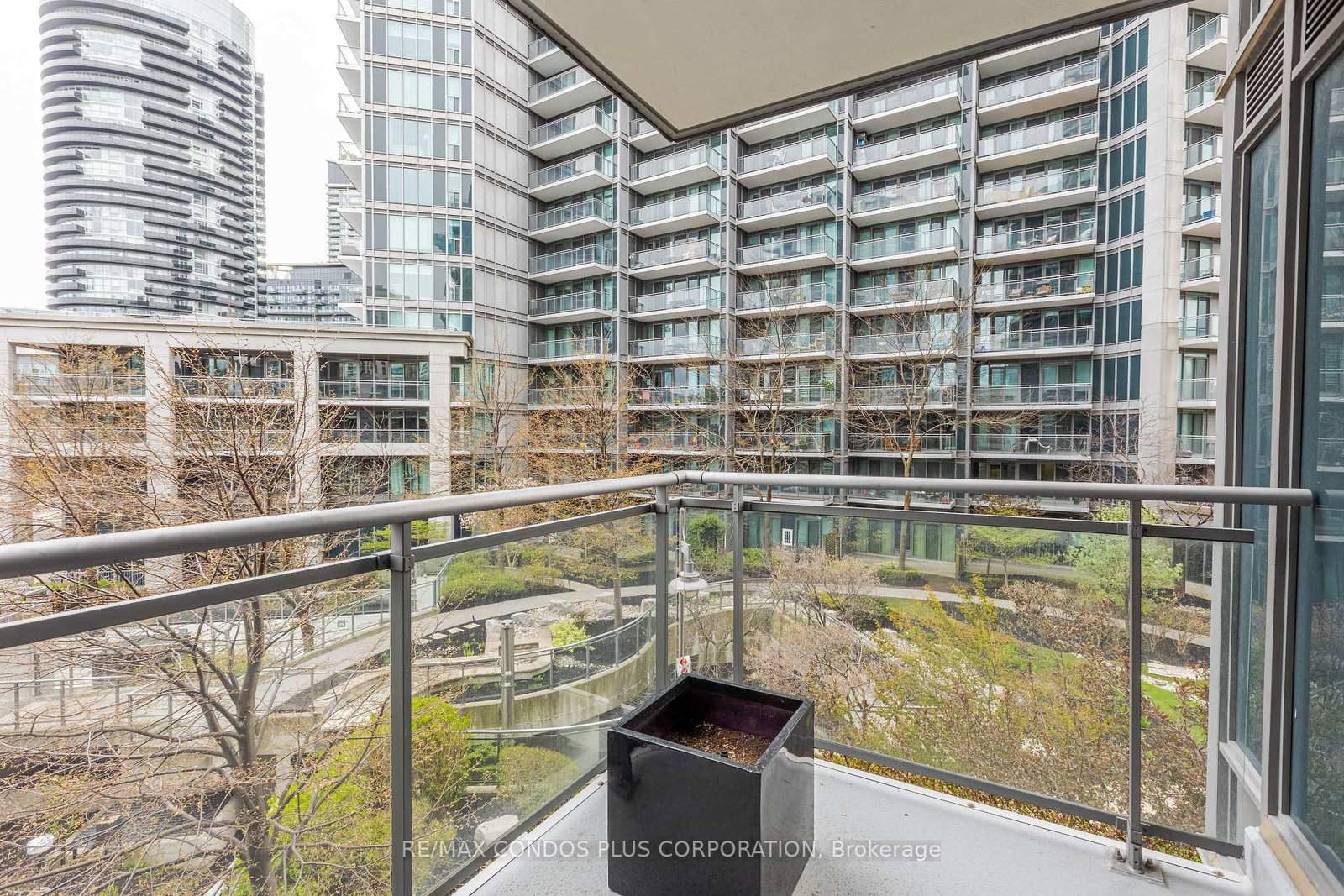 2119 Lake Shore Toronto,ON M8V 4E8 — Photo 16