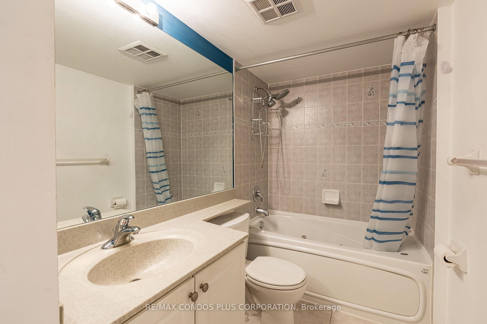 2119 Lake Shore Toronto,ON M8V 4E8 — Photo 18