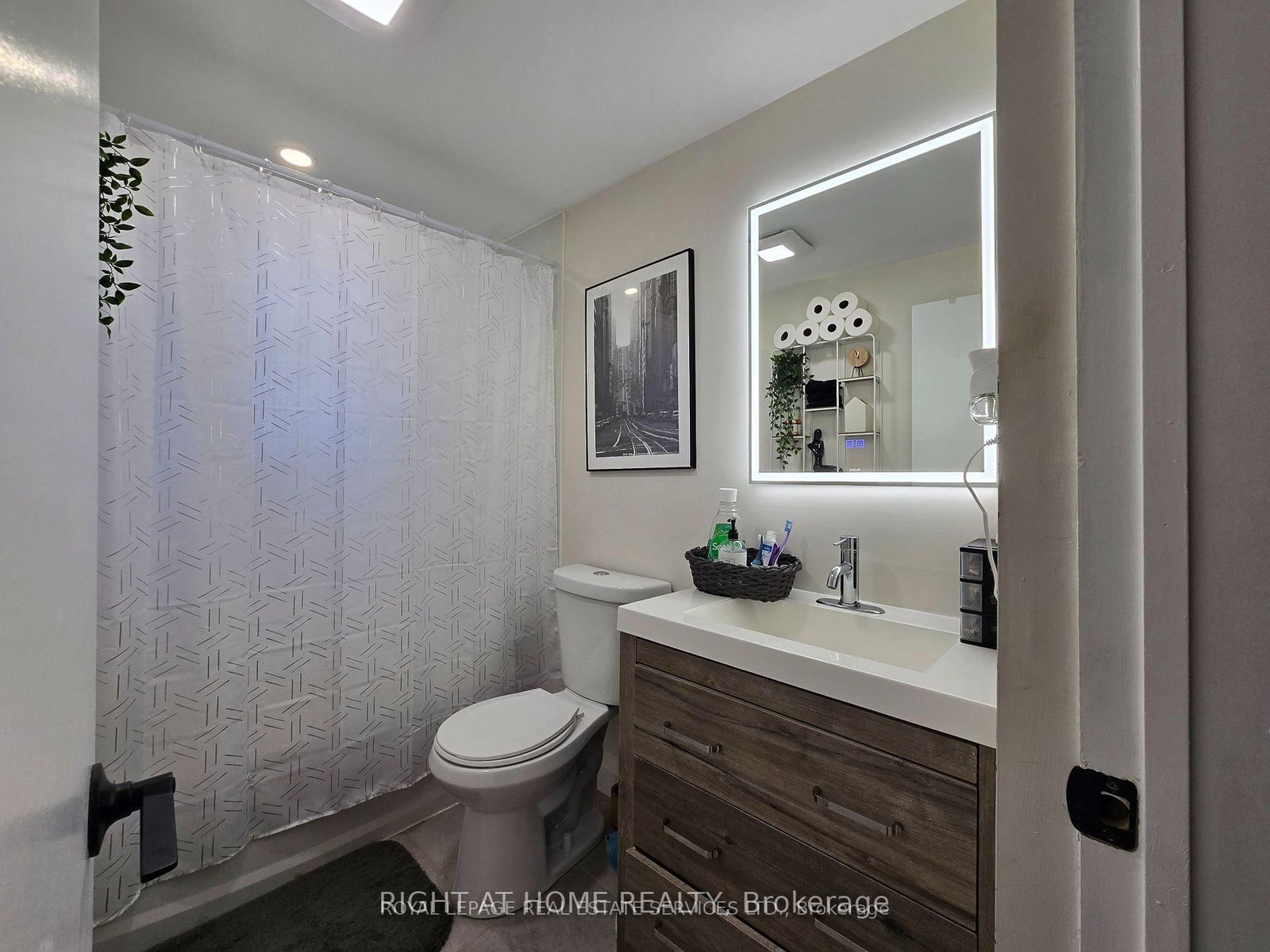 18 Ewing Street, Unit 2 - Photo 11