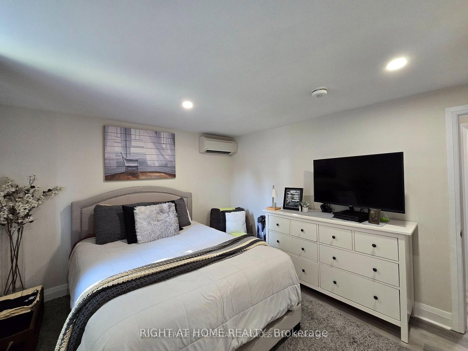 18 Ewing Street, Unit 2 - Photo 17
