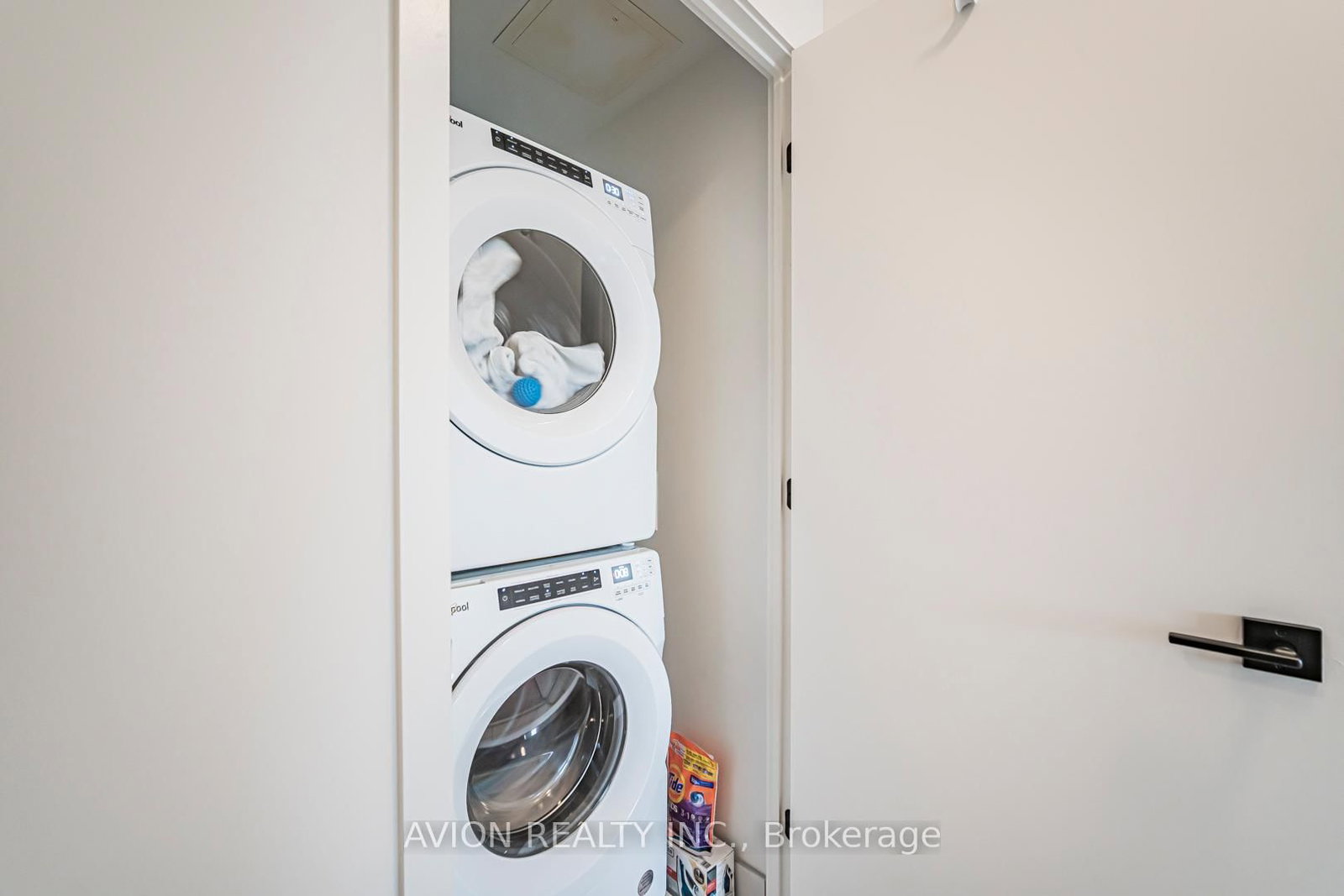 36 ZORRA Street, Unit 3008 - Photo 32