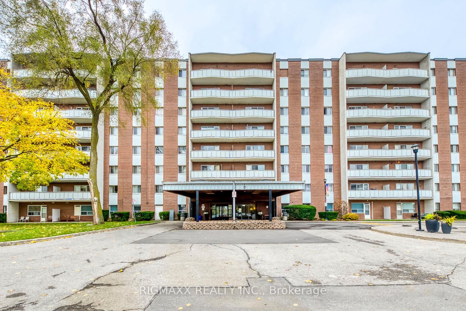 1660 Bloor Street, Unit 801 - Photo 2