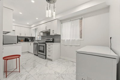 Townhouse in Hurontario