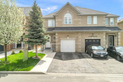 82 Footbridge Crescent