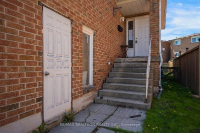 6 Albemarle Court • Brampton, ON photo 2