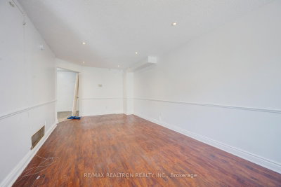 6 Albemarle Court • Brampton, ON photo 5