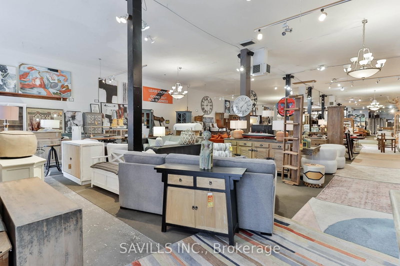 2884-2886 Dundas St W photo 2