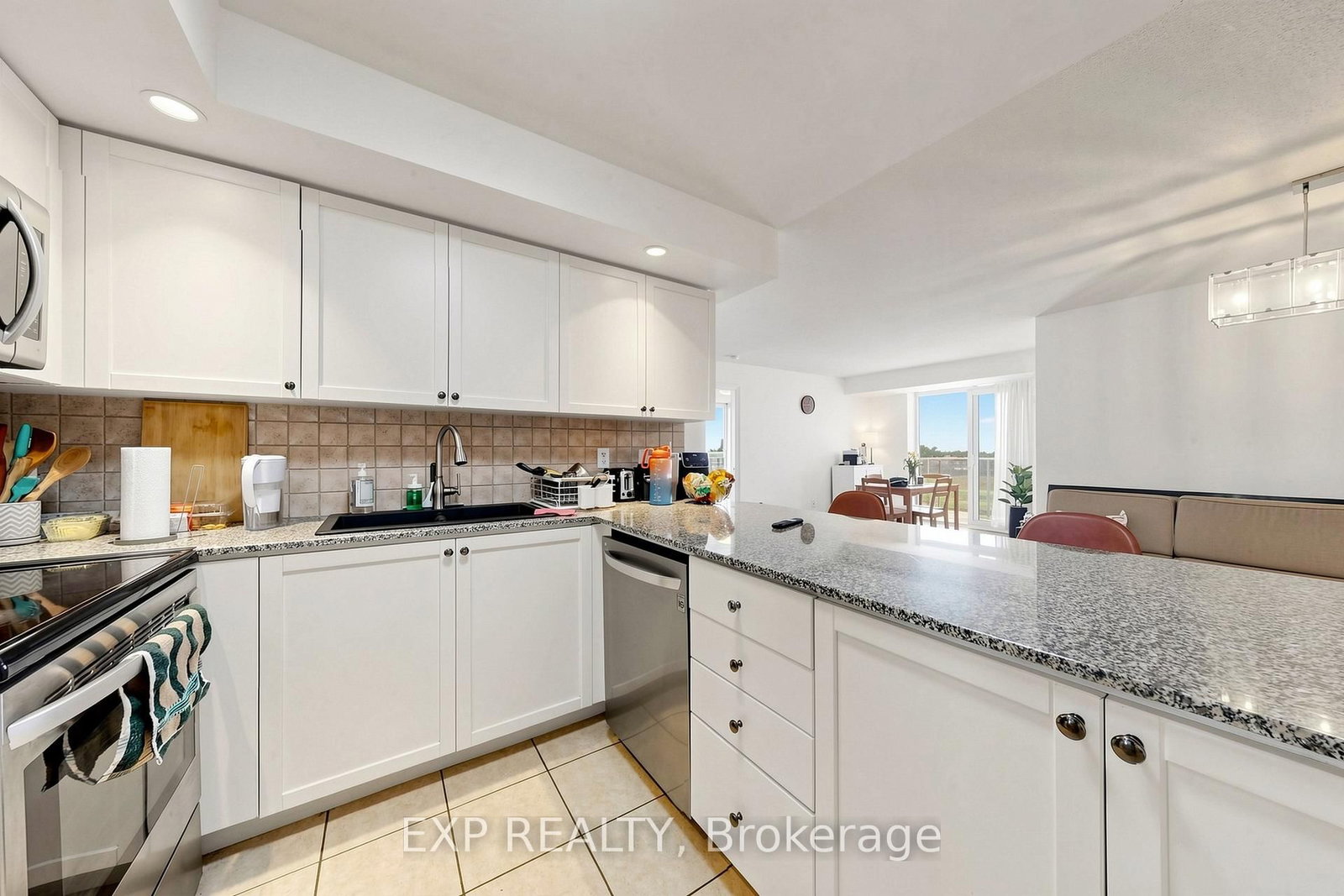 5233 Dundas Street W • ##1428 • Toronto, ON photo 10