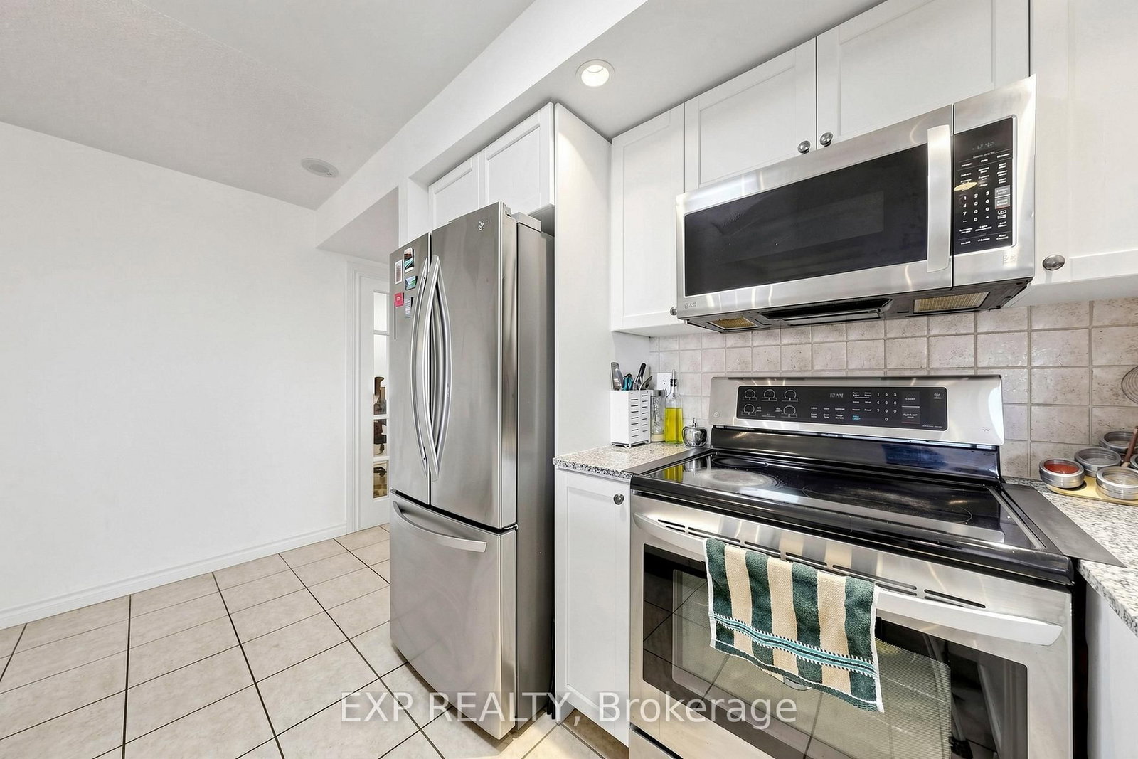 5233 Dundas Street W • ##1428 • Toronto, ON photo 12