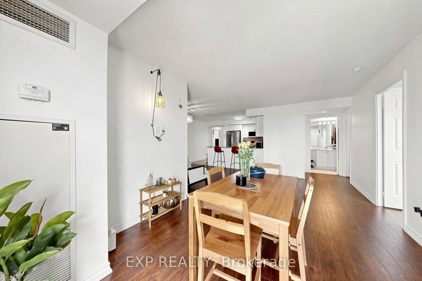 5233 Dundas Street W • ##1428 • Toronto, ON photo 18