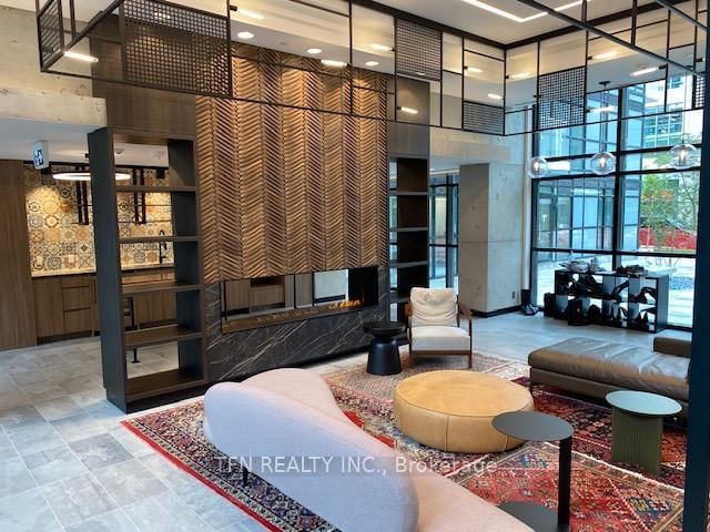 251 Manitoba Street, Unit 106 - Photo 22