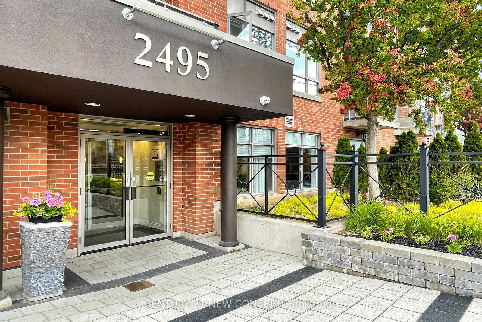 2495 Dundas Street W, Unit 614 - Photo 2