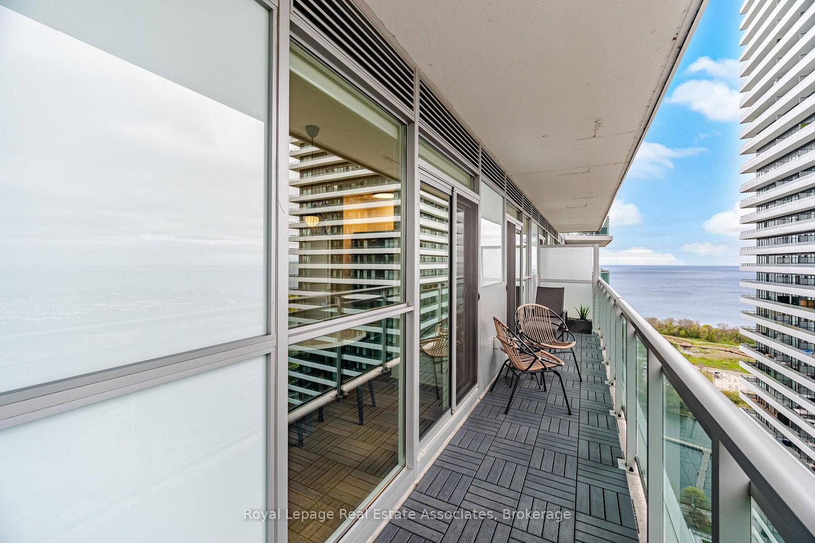 33 Shore Breeze Drive, Unit 2301 - Photo 28