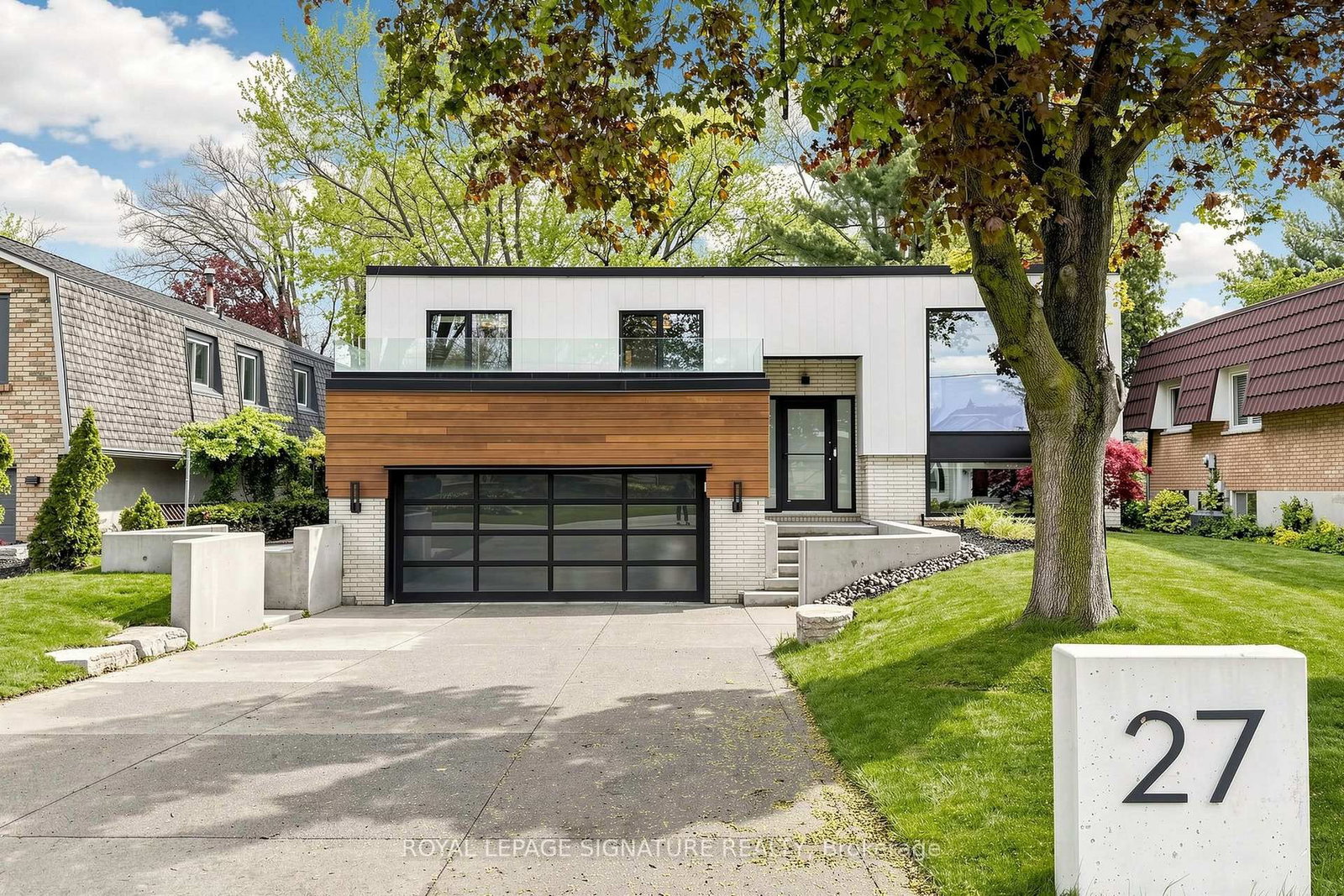 27 Fairwood Place E