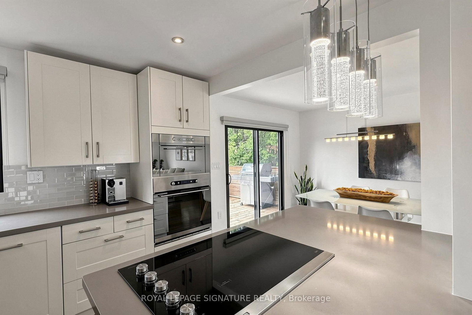 27 Fairwood Place E - Photo 12