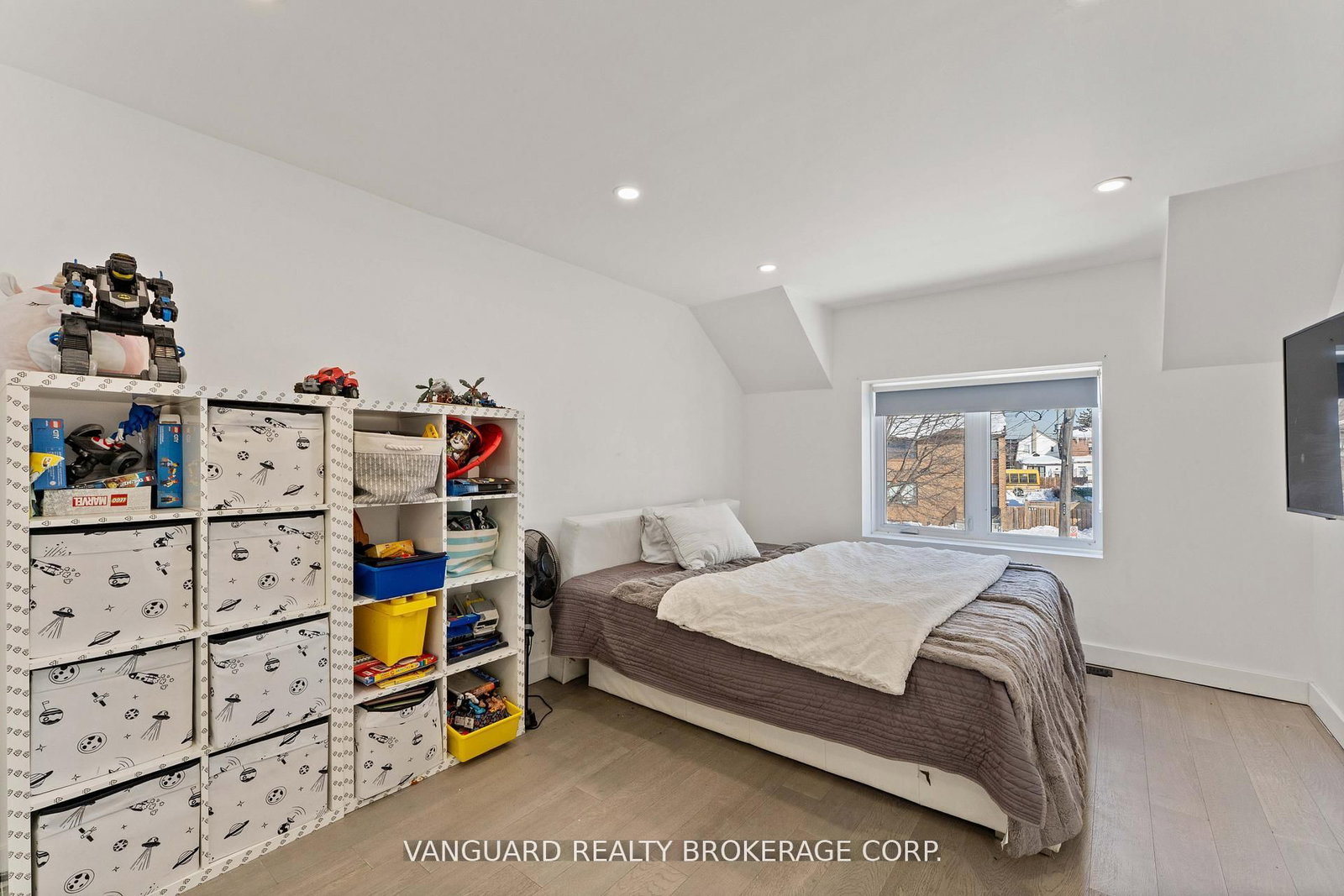 410 Maybank Avenue • Toronto, ON photo 34