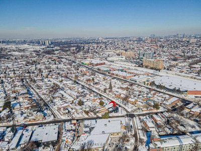 410 Maybank Avenue • Toronto, ON
