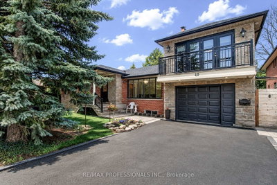 6-bed Detached House · 40 Cowley Ave