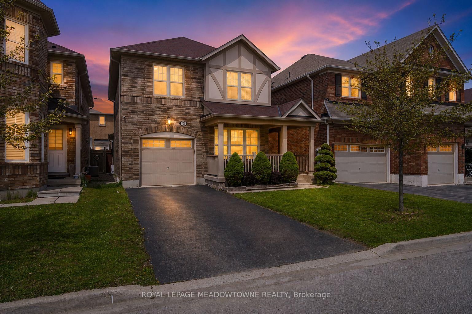Detached House for sale at 439 Pozbou Crescent, Milton, Ontario, L9T 8H8 - Willmott - MLS: W13143680