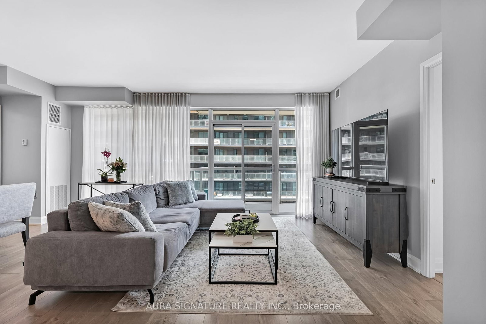 901-110 Marine Parade Drive, Toronto, ON, photo 5