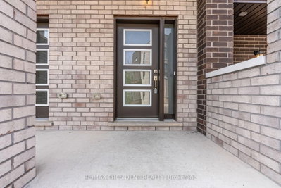 34 Queenpost Drive E — photo 5