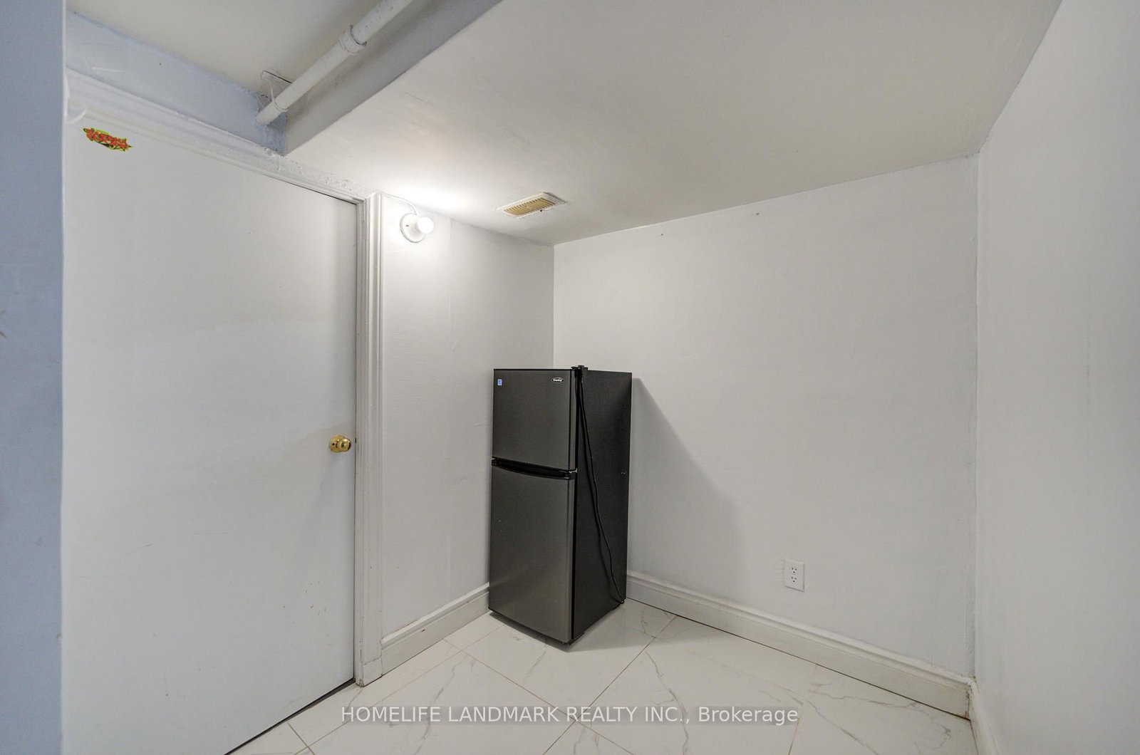 19 Armstrong Avenue, Unit Main & BSMT - Photo 16