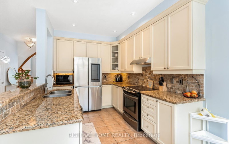 3852 Bloomington Mississauga,ON L5M 0A3 — Photo 18